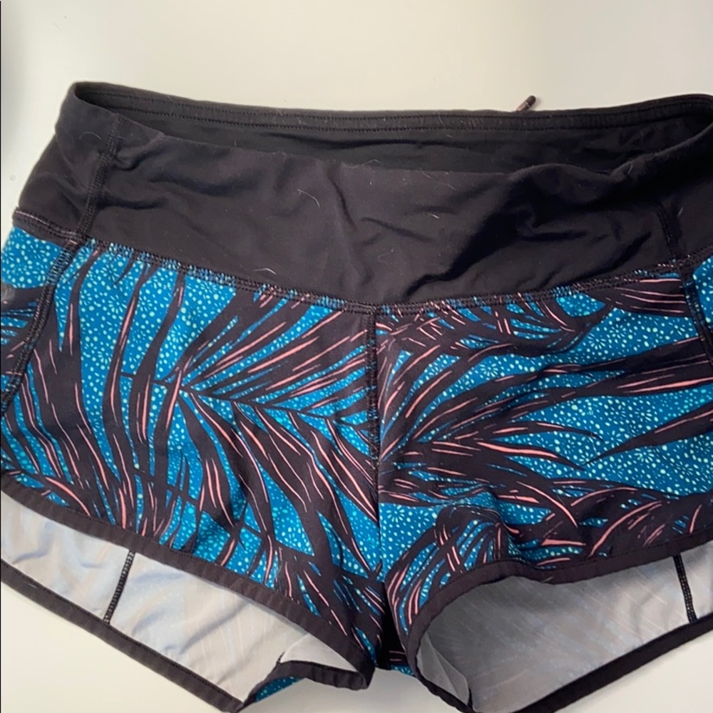 Lululemon Speed Up Short *2.5 Vine pattern!